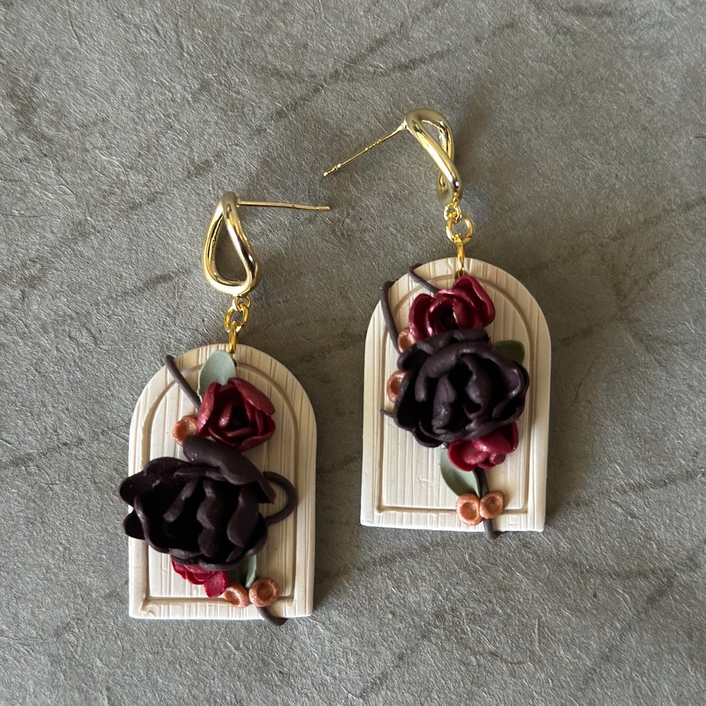 Floral Arch Earring (Holiday 2025)